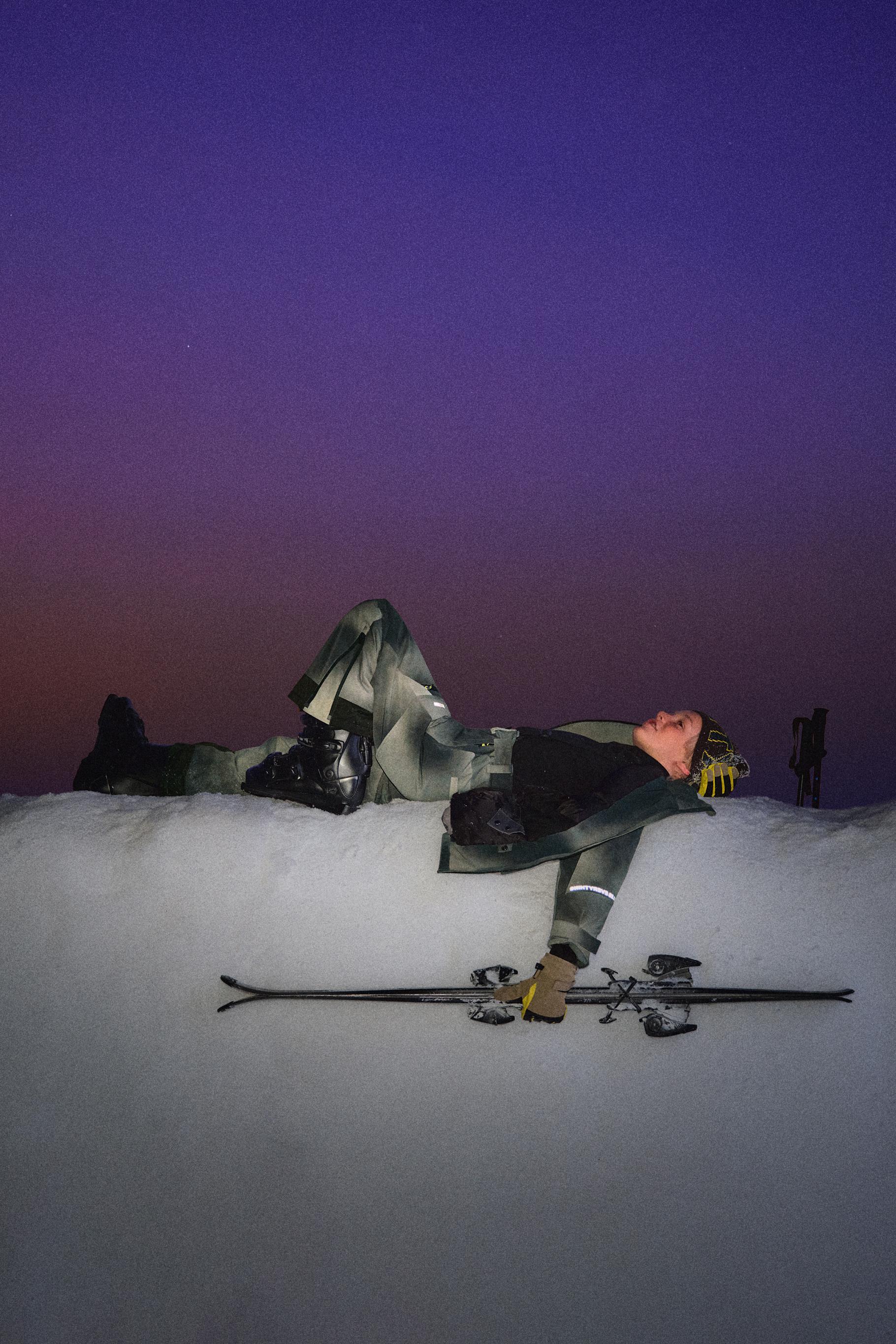 RECCO® SYSTEM SKI COLLECTION TIE DYE WATER RESISTANT AND WINDPROOF DETACHABLE HOODIE JACKET